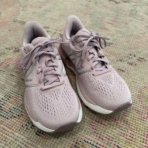 NWOT New Balance 880 women’s 7.5, version 12.